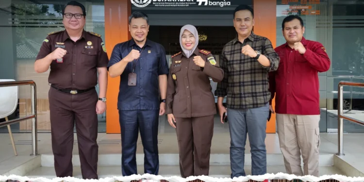 Kunjungan Silaturahmi Kepala Kejaksaan Negeri Pemalang ke Pengadilan Negeri Pemalang