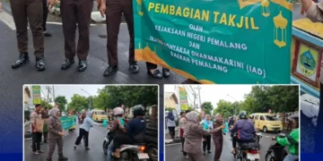 Kejaksaan Negeri Pemalang dan Ikatan Adhyaksa Dharmakarini (IAD) Daerah Pemalang Berbagi Takjil di Bulan Ramadhan