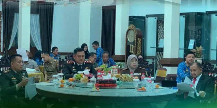 Rapat Forkopimda Kabupaten Pemalang dengan agenda pembahasan mekanisme/model pemungutan suara Pemilihan Kepala Desa (Pilkades) Serentak Tahun 2026