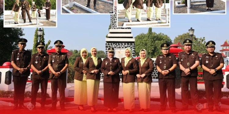 Upacara Ziarah dan Tabur Bunga di Taman Makam Pahlawan (TMP) Pahlawan Jayana Sureng Yudha